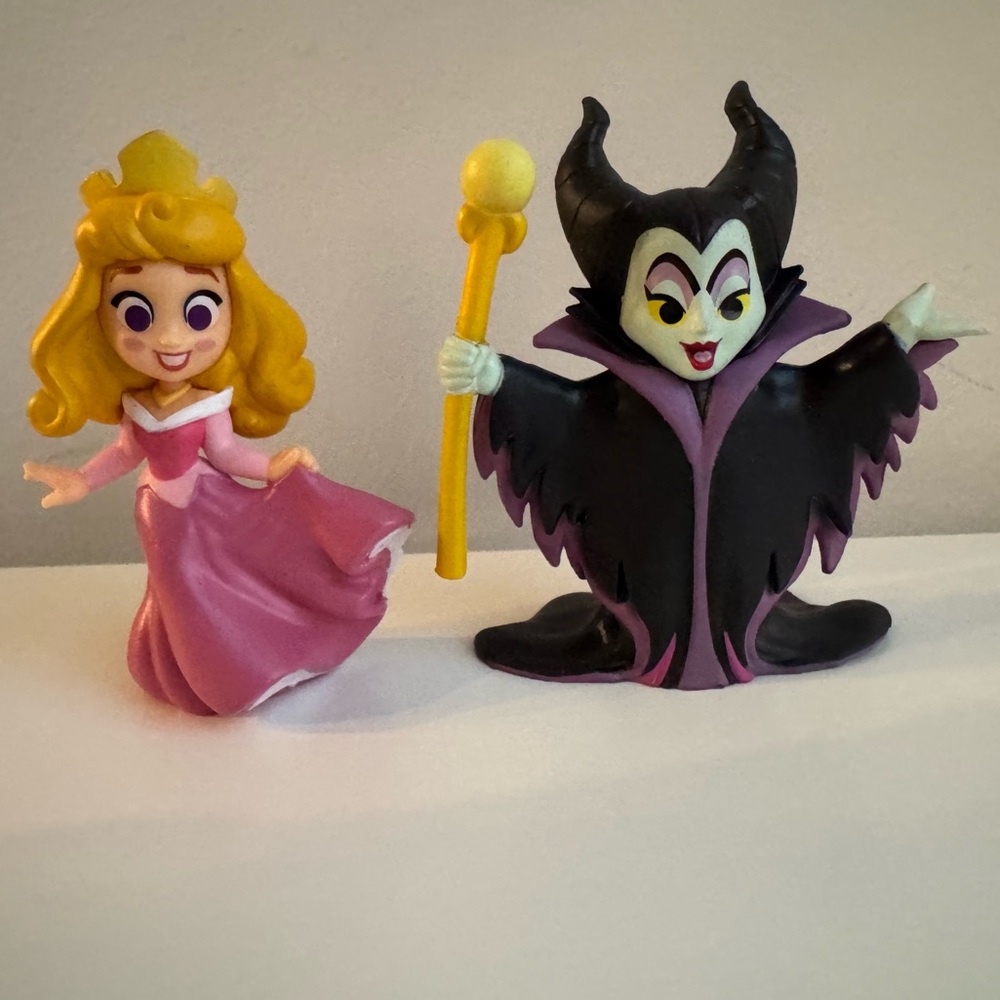 Disney 100 Sleeping Beauty Characters Figure Set